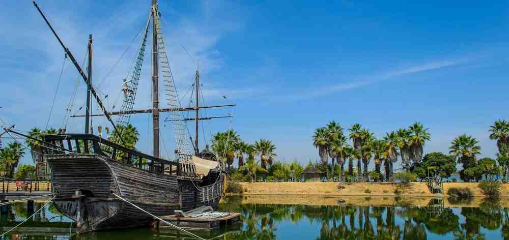 Quel navire ne faisait pas partie de l'équipage de Christophe Colomb lorsqu'il a découvert l'Amérique?